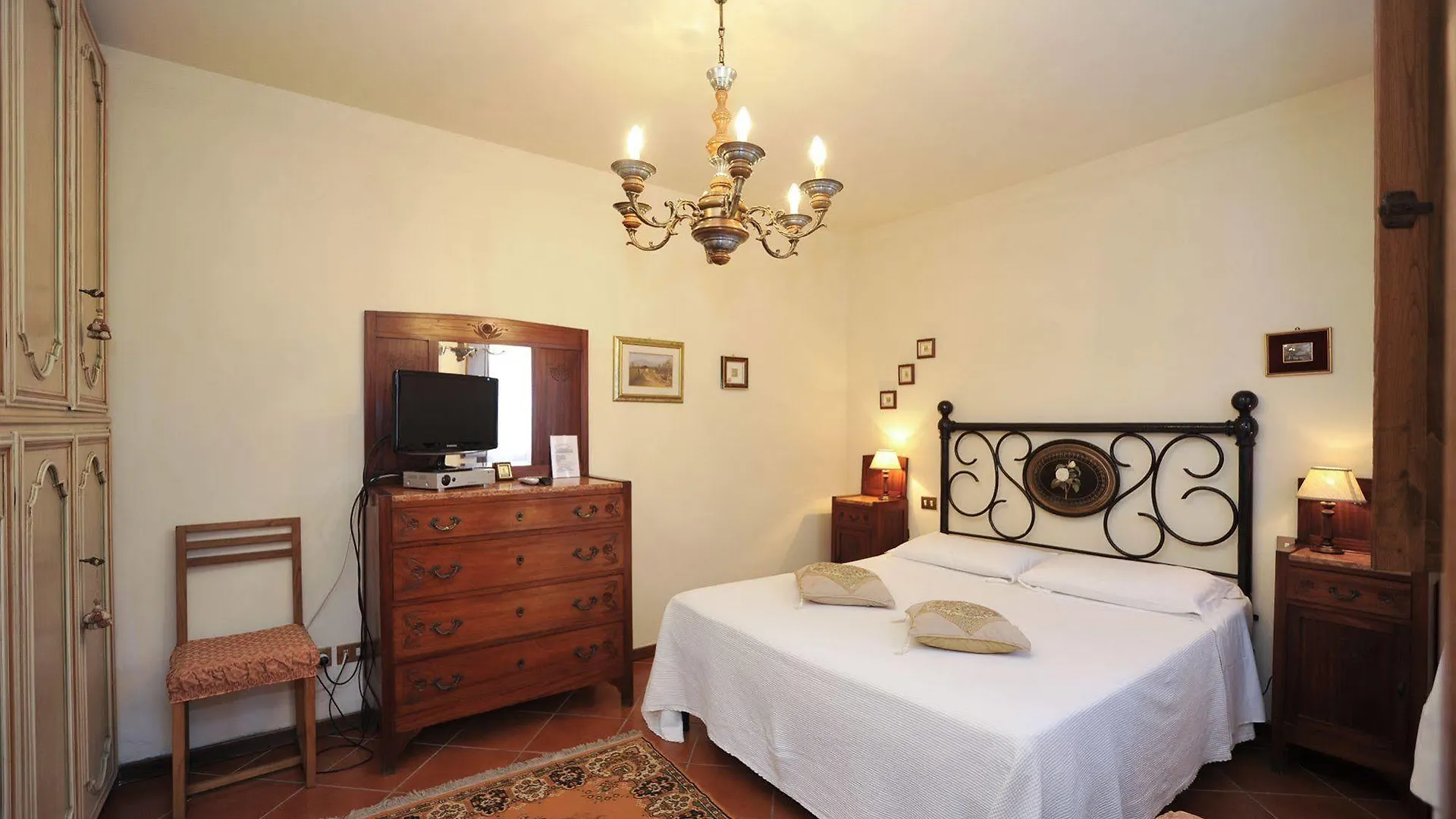 B&B Il Pettirosso Di סיינה